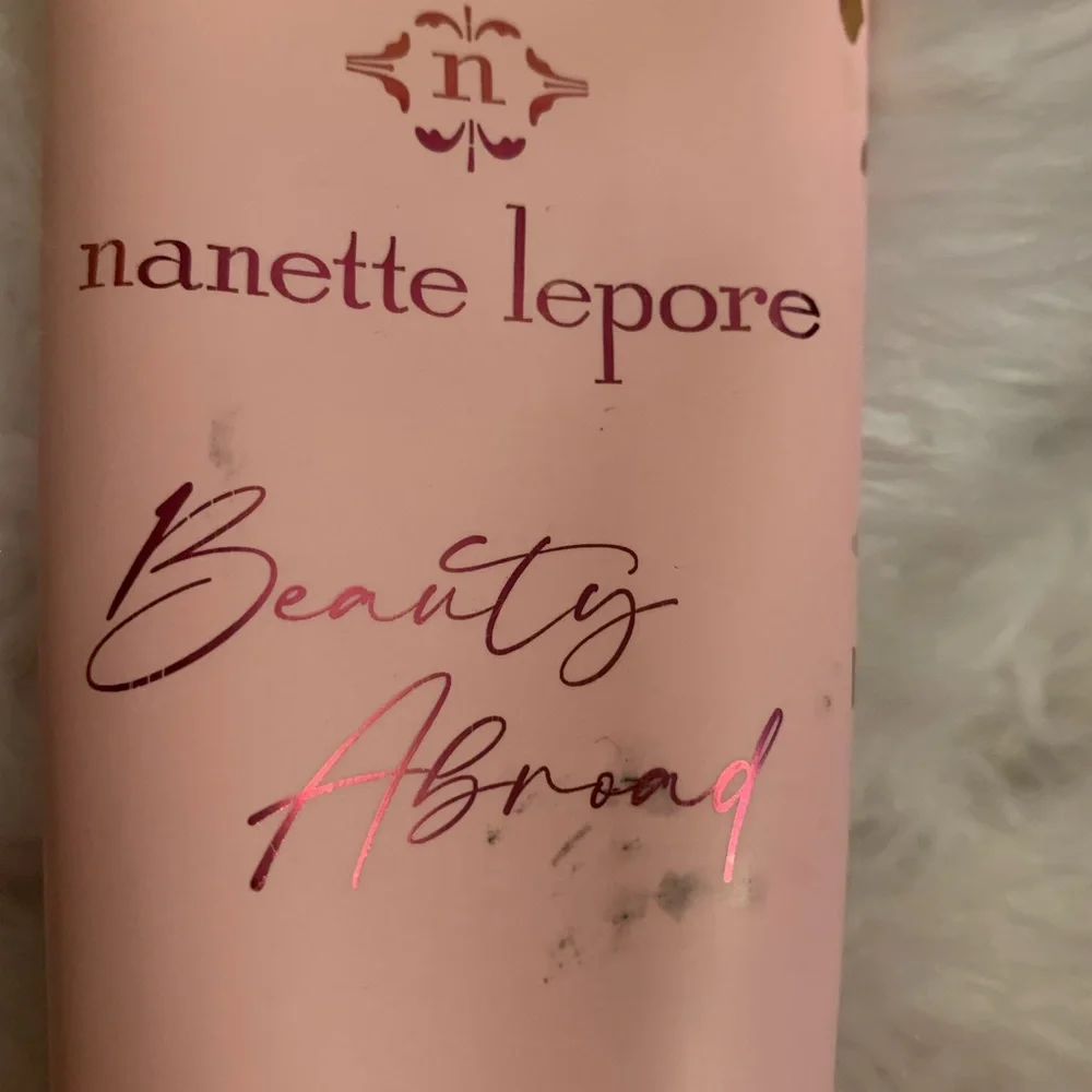 NANETTE LEPORE 6.8 oz. Beauty Abroad body lotion (sealed) New unopened